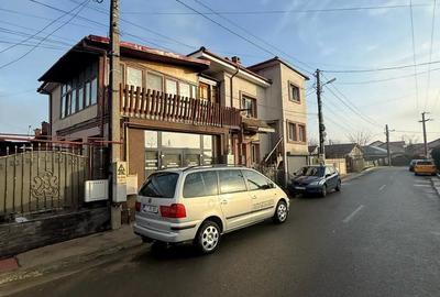 Casă cu 5 camere cu Teren 2000 Mp în Lumina - 1