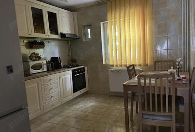 Vand apartament 3 camere zona Berceni - 1