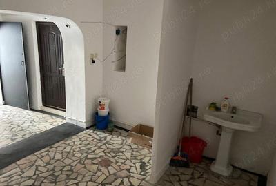 Spațiu comercial, de 308 mp, în Central - 3