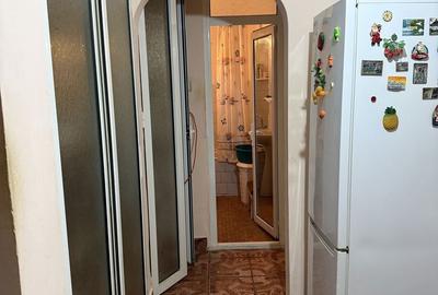 Apartament cu 2 camere decomandat în Micro 20