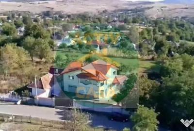 Casă cu 7 camere cu Teren 2000 Mp în Gâdinți - 3