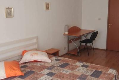 Apartament cu 4 camere decomandat, mobilat în Calea Moldovei - 3
