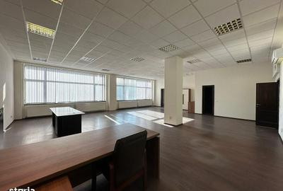 Spațiu comercial, de 126 mp, în Central - 8