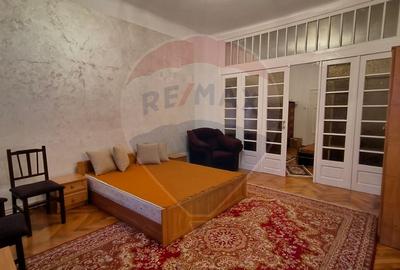 Casa cu 3 camere de vanzare in zona Centrala - 8