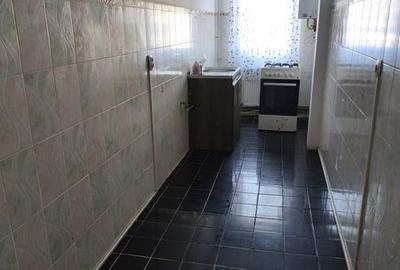 Garsonieră decomandată în Tractorul - 4