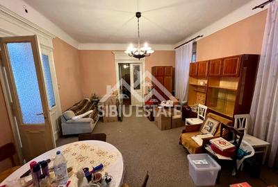 Apartament spatios la casa , 3 camere, zona Piata Cibin - 11