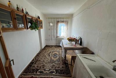 Apartament 4 camere , etaj 2, zona Sud - Paco, liber - 1