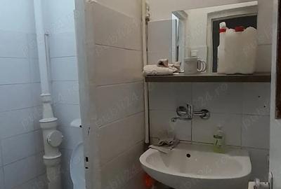 Spațiu comercial, de 80 mp, în Central - 8