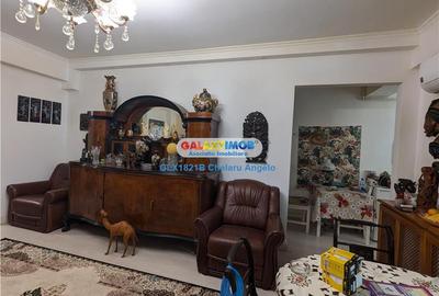 Apartament cu 3 camere decomandat în Aviației