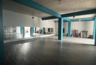 Spațiu comercial, de 1,220 mp, în Central - 7