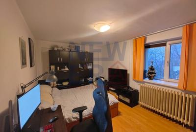 Apartament cu 2 camere de vanzare Piata Delfin - 1