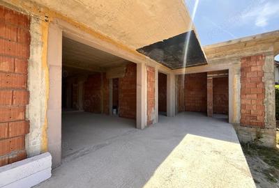 Casă cu 4 camere cu Teren 760 Mp în Dumbrăvița