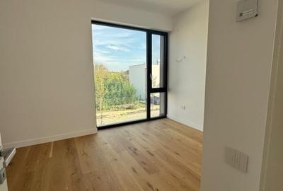 Proprietar  Casă de Vânzare Amber Forest - 7