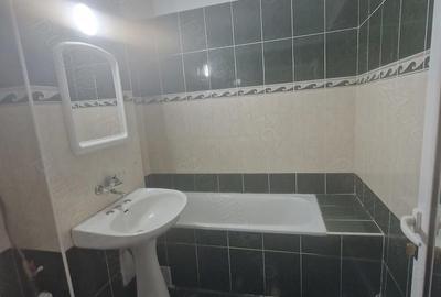 Apartament cu 3 camere decomandat în Traian - 2