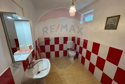 Casă cu 6 camere cu Teren 1263 Mp în Dărmănești - 51