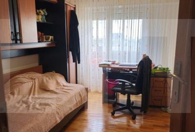 Apartament de vanzare, cu 3 camere decomandat, 76 mp, zona complexul stundentesc - 4