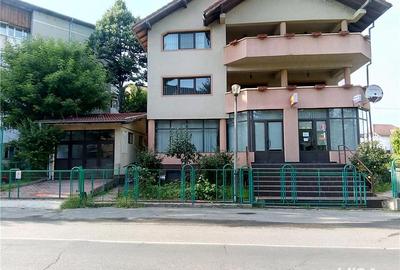 Spațiu comercial, de 300 mp, în Central - 3