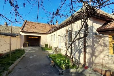 Casă cu 4 camere cu Teren 741 Mp în Central - 3