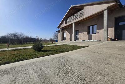 Casă cu Teren 2000 Mp în Școlilor - 2