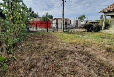 Casă cu 3 camere cu Teren 70 Mp în Răcari - 2