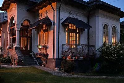 Casă cu 4 camere cu Teren 620 Mp în Sinaia - 1