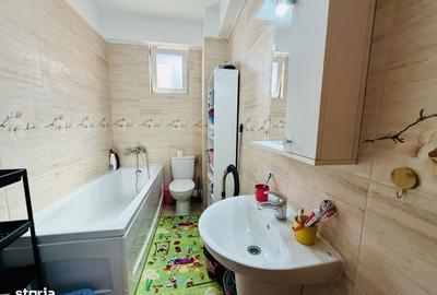 Apartament cu 3 camere decomandat în Roșu - 3