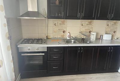 Apartament 4 camere , zona Piata Moldovei -Scoala nr 2 , dec - 3