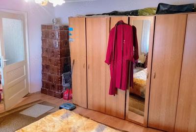 Casă cu 3 camere în Ghirodei