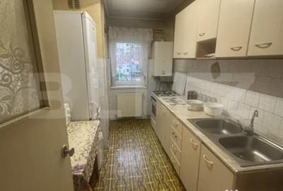 Apartament cu 3 camere decomandat, mobilat în Micro 17