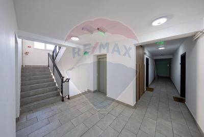 Apartament cu 2 camere decomandat, mobilat în Tractorul - 21