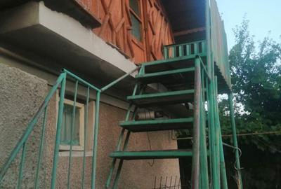 Casă cu 4 camere în Țânțăreni - 1