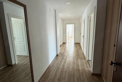 Apartament cu 4 camere decomandat în Pipera - 10
