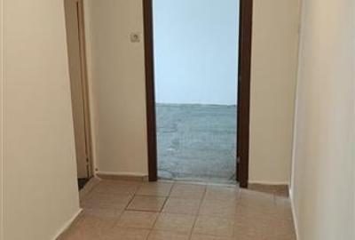 Apartament 2 camere decomandat etaj 3 zona Buziasului - 4