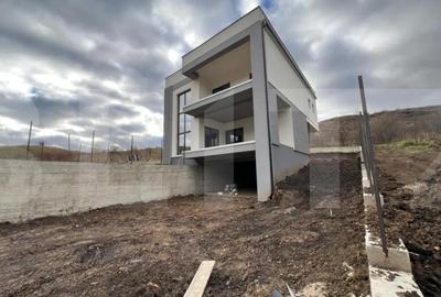 Casă cu 5 camere cu Teren 500 Mp în Făget - 2