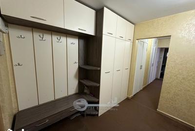 Apartament cu 3 camere decomandat în Nicolina - 8