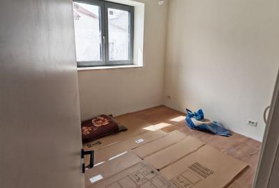 Casă cu 5 camere cu Canalizare în Parcul Circului - 10