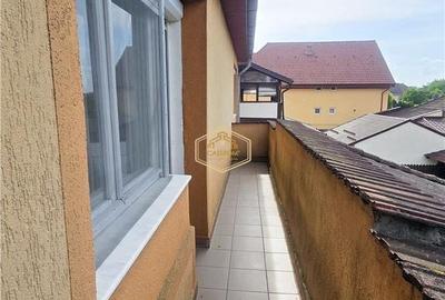 Casă cu 7 camere cu Teren 1384 Mp în Micro 17 - 12
