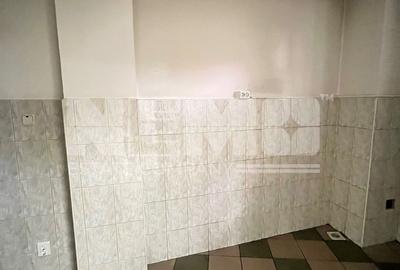 Birou, de 685 mp, în Policlinica - 8