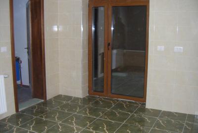 Casă cu 5 camere cu Teren 1000 Mp în Subcetate - 10