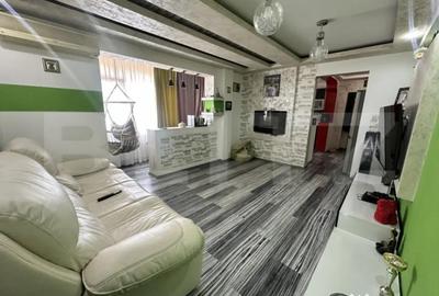 Apartament cu 3 camere semidecomandat, mobilat în Rovine