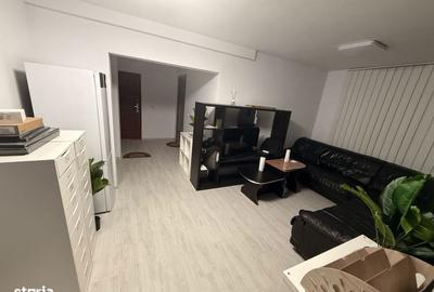 Apartament cu 5 camere în Micro 3 - 12