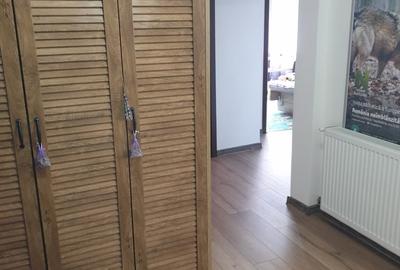 Apartament cu 3 camere decomandat în Bumbești-Jiu - 1