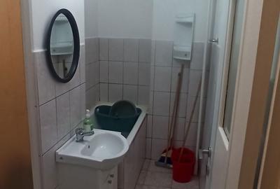 Garsonieră decomandată în Central - 7