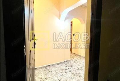 Apartament 3 camere decomandate, etaj 1, str. Narciselor 15, Bacau - 8