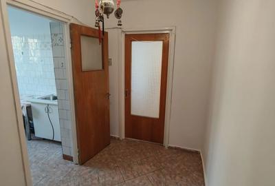 Apartament cu 3 camere semidecomandat în Berceni - 5