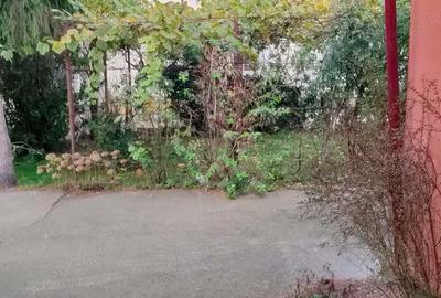 Teren de 1800 mp, în Central - 5