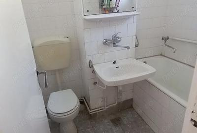 Apartament cu 3 camere în Micro 15 - 3