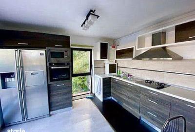 Apartament cu 3 camere decomandat în Răcădău