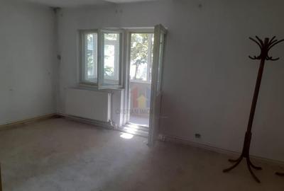 3 camere , etaj 1,, Independentei bloc nou ,Liber - 4