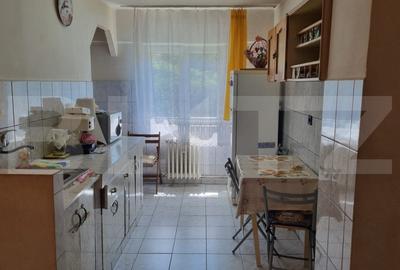 Apartament de vanzare, cu 3 camere, 69 mp, zona Carpati 2 - 6